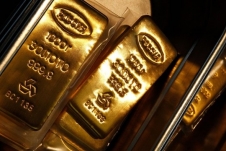 Giảm nhanh rồi tăng sốc, vàng tuần này sẽ phải vật lộn để giữ mức tăng trên 1.900 USD/ounce?